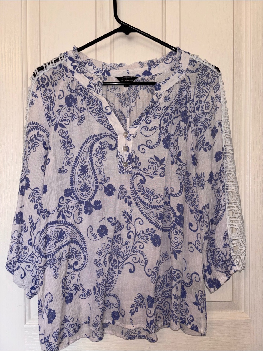 Mlle Gabrielle White & Blue Paisley Split-Neck Tunic
